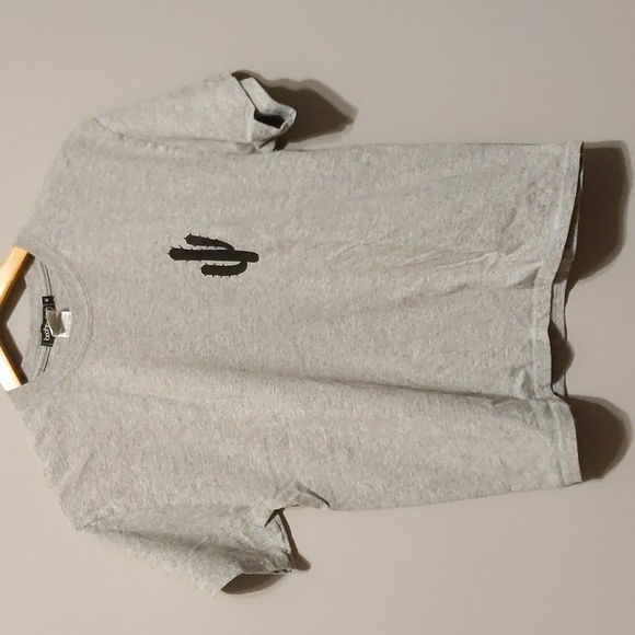 NWOT boohoo petite cactus graphic tee - Picture 1 of 4